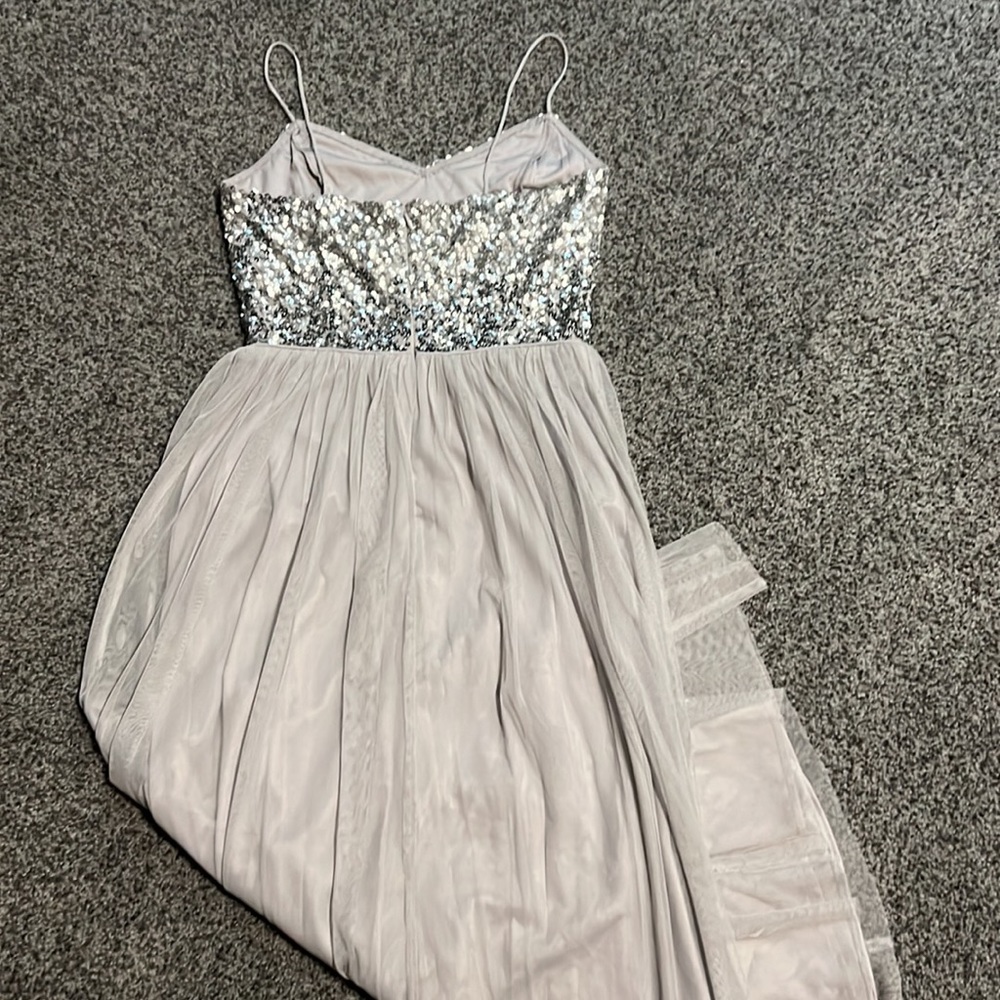 Adrianna Papell Silver/Gray Long Dress Size 2 EUC - Picture 3 of 7